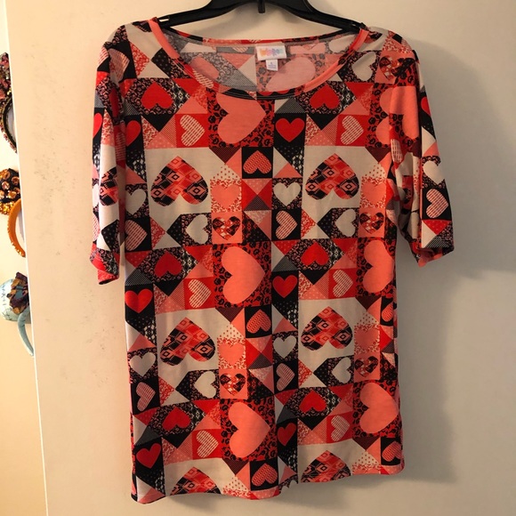 LuLaRoe Tops - Valentine’s Day Lularoe Gigi